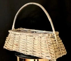 Vintage C1960s Large Whitewashed Graduated Oblong Gathering Basket With Handle And Floral Appliques 20 Vintage C1960s Large Whitewashed Graduated Oblong Gathering Basket With Handle And Floral Appliques -CHAIRISH Shop vintage c1960s large whitewashed graduated oblong gathering basket with handle and floral appliques 7129