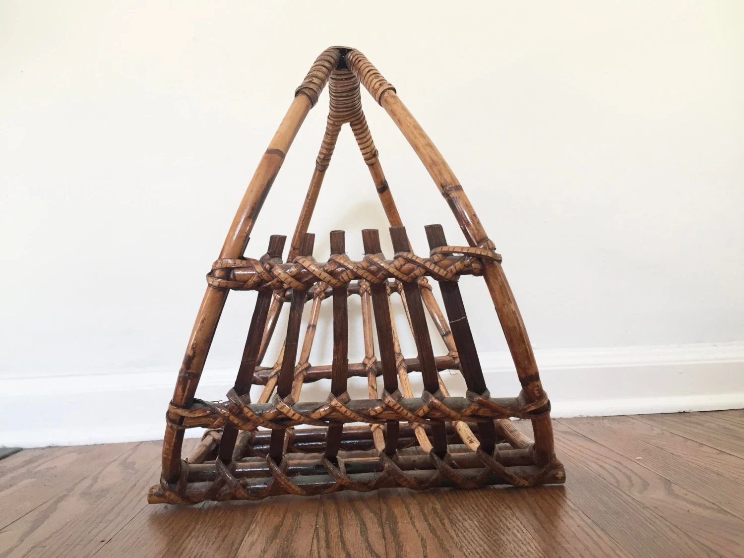 Vintage Chinoiserie Rattan Bamboo Magazine Rack 7 Vintage Chinoiserie Rattan Bamboo Magazine Rack - Image 5