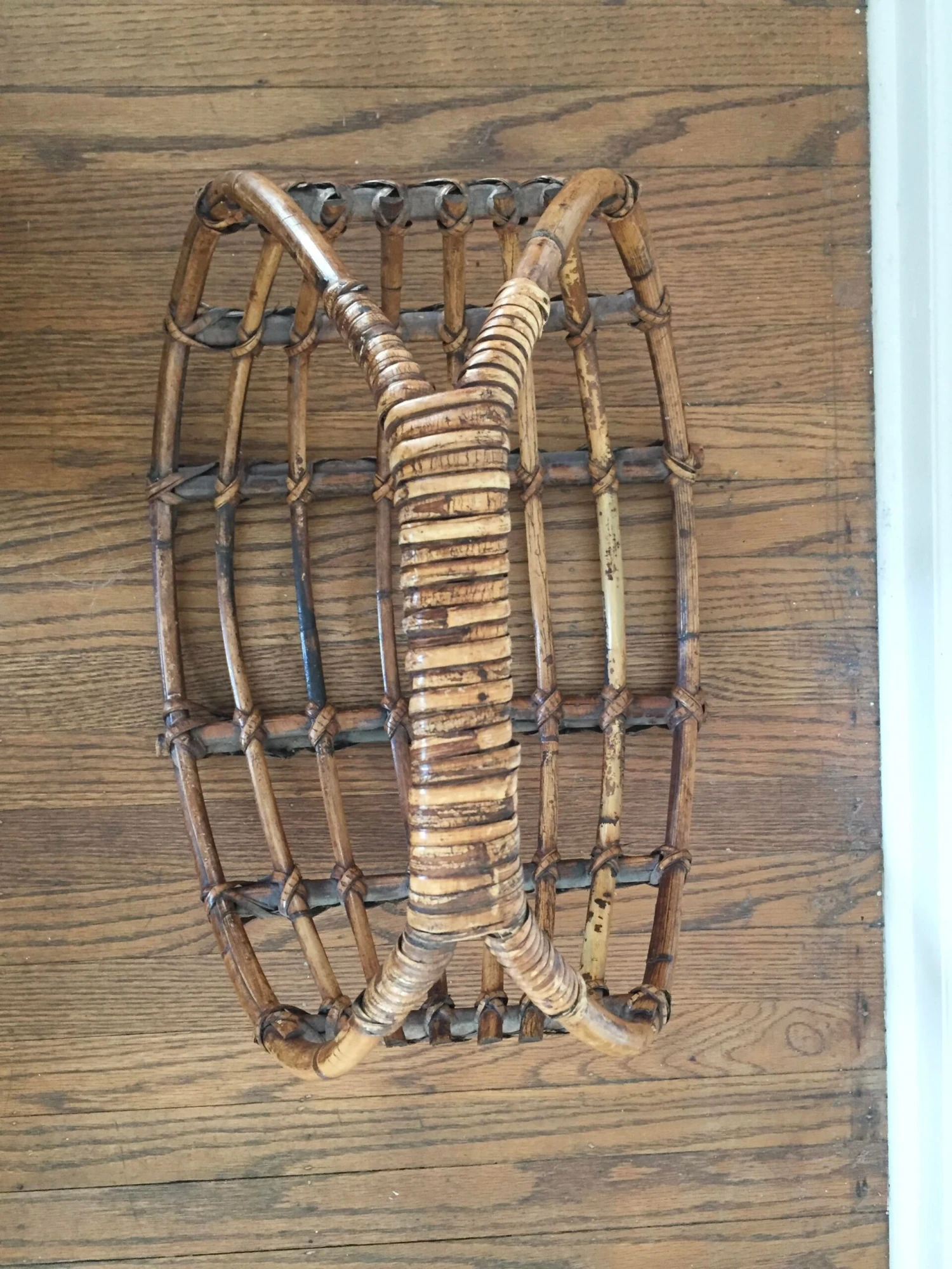 Vintage Chinoiserie Rattan Bamboo Magazine Rack 10 Vintage Chinoiserie Rattan Bamboo Magazine Rack - Image 8