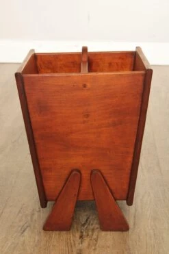 Vintage Cushman Creation Maple Magazine Stand -CHAIRISH Shop vintage cushman creation maple magazine stand 3338