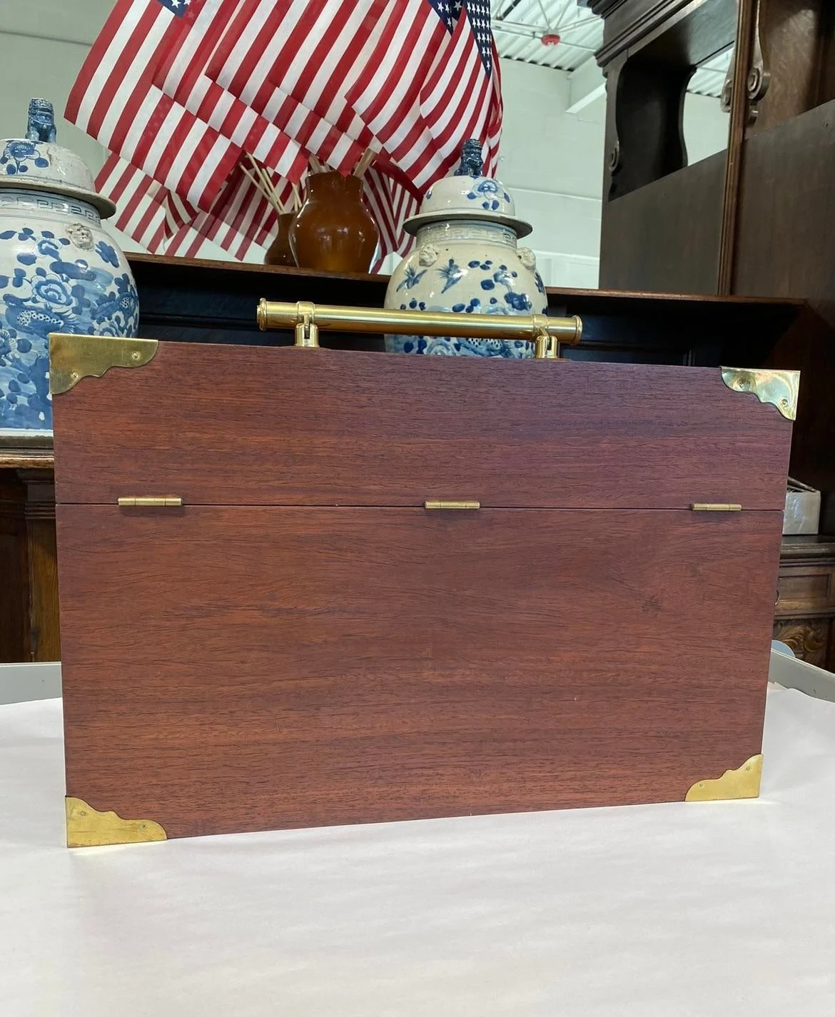 Vintage English Style Brass Bound Walnut Wine Bottle Decanter Box 10 Vintage English Style Brass Bound Walnut Wine Bottle Decanter Box - Image 8