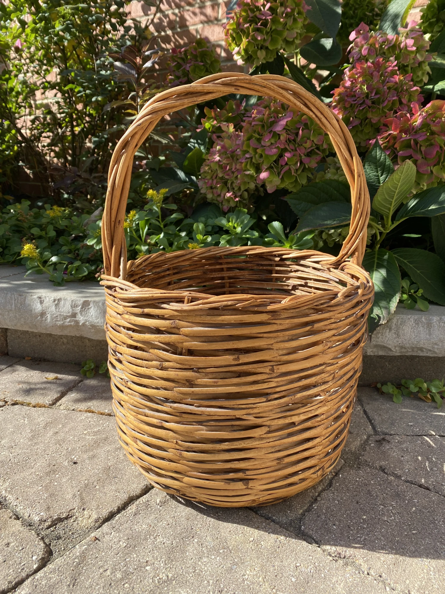 Vintage French Woven Wicker Basket With Handle 10 Vintage French Woven Wicker Basket With Handle - Image 8