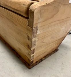 Vintage German Early 1900s Pine Lidded Dough Box -CHAIRISH Shop vintage german early 1900s pine lidded dough box 5769