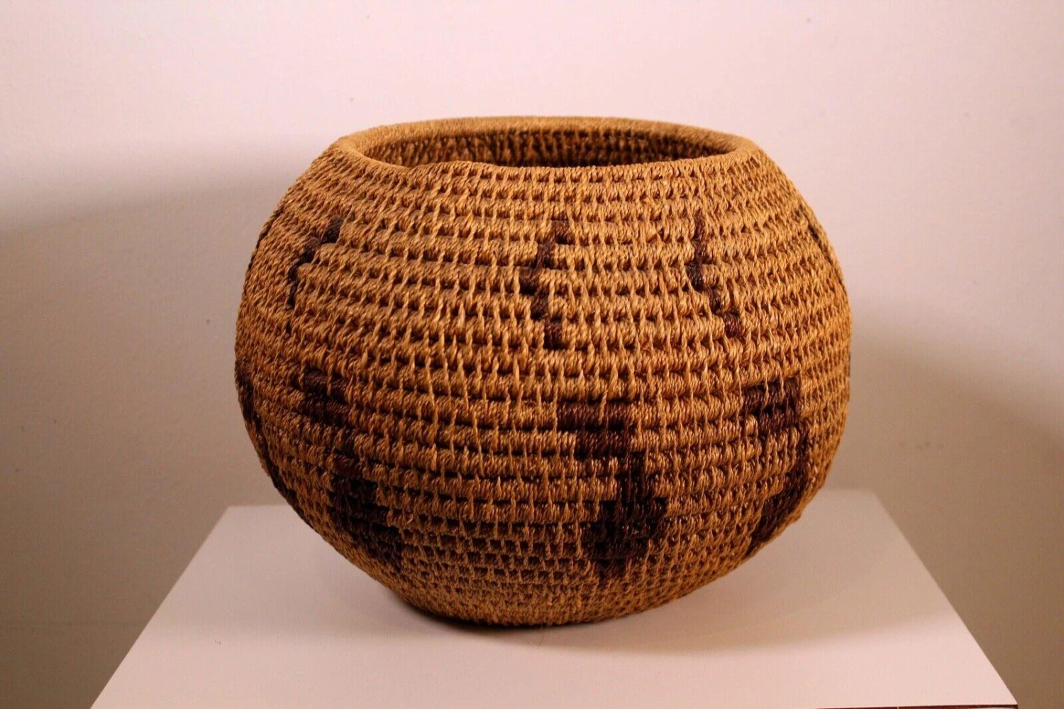 Vintage Hopi Pueblo Native American Ceremonial Woven Basket Bowl 8 Vintage Hopi Pueblo Native American Ceremonial Woven Basket Bowl - Image 6