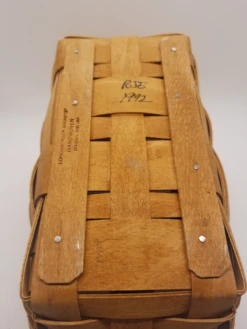 Vintage Longaberger Handwoven Basket, 1992 8 Vintage Longaberger Handwoven Basket, 1992 -CHAIRISH Shop vintage longaberger handwoven basket 1992 8520