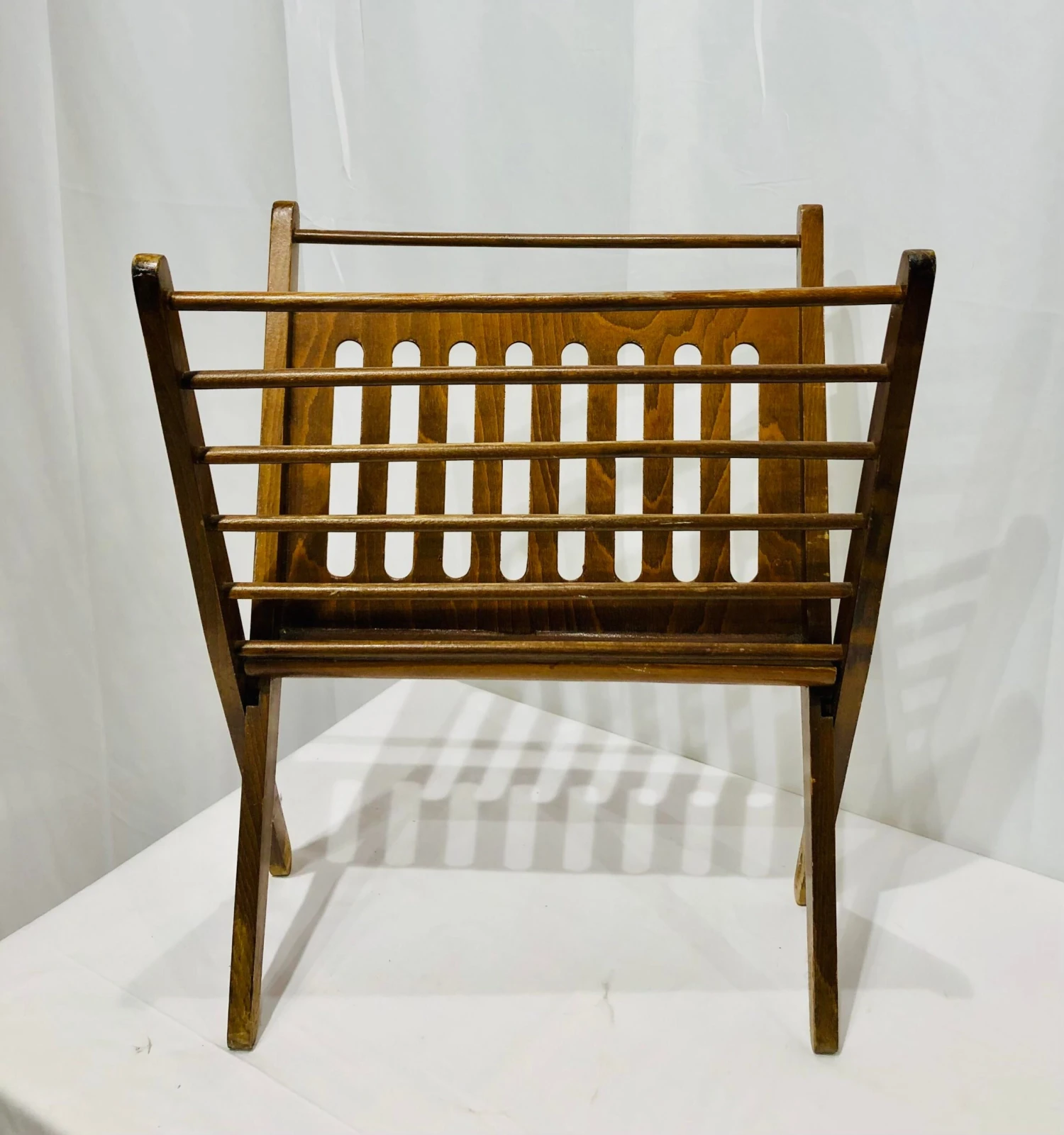 Vintage Mid Century Modern Magazine Rack 6 Vintage Mid Century Modern Magazine Rack - Image 4