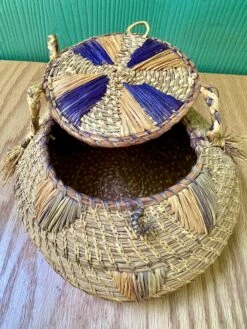 Vintage Native American-Style Woven Pine Needle Lidded Basket -CHAIRISH Shop vintage native american style woven pine needle lidded basket 8940