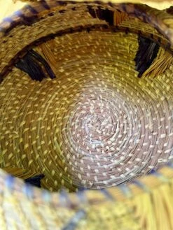 Vintage Native American-Style Woven Pine Needle Lidded Basket -CHAIRISH Shop vintage native american style woven pine needle lidded basket 9084