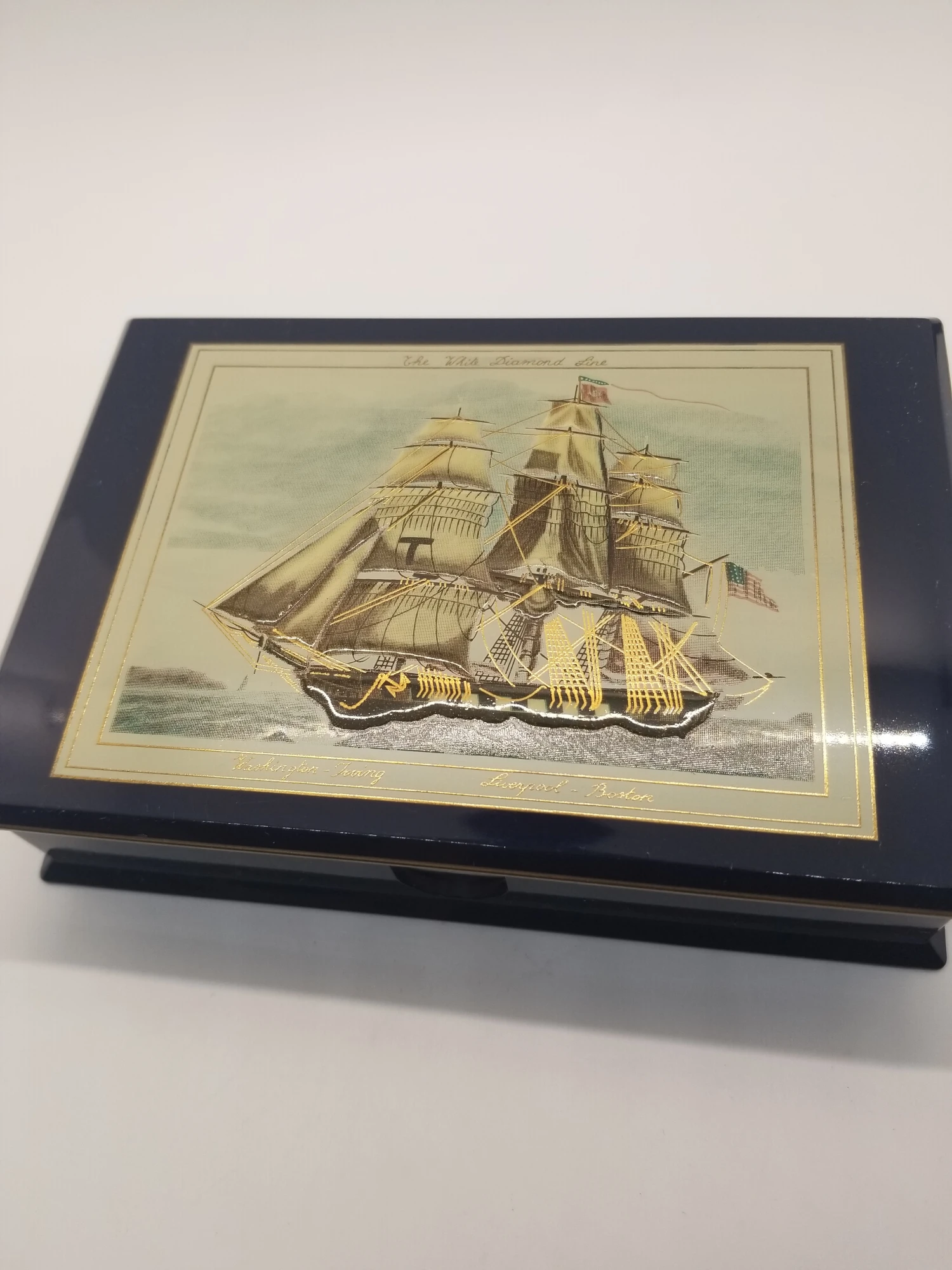 Vintage Otagiri The White Diamond Line Navy Schooner Laquered Desk Note Box 4 Vintage Otagiri The White Diamond Line Navy Schooner Laquered Desk Note Box - Image 2