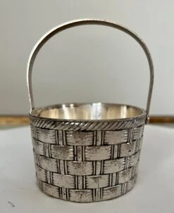 Vintage Raimond Silverplate Petite Woven Basket With Hinged Handle -CHAIRISH Shop vintage raimond silverplate petite woven basket with hinged handle 8595