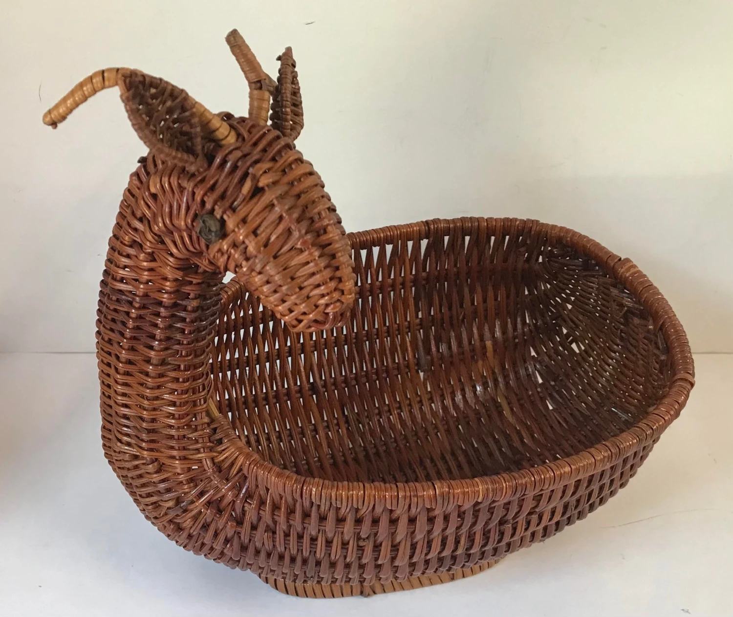 Vintage Reindeer Shaped Wicker Basket 10 Vintage Reindeer Shaped Wicker Basket - Image 8