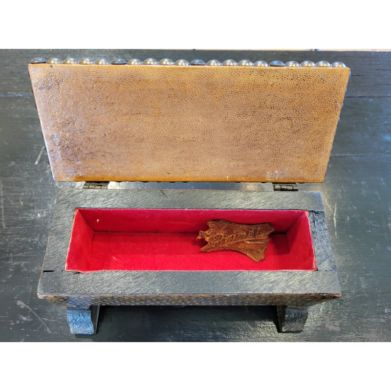 Vintage Spanish Tooled Leather Box 8 Vintage Spanish Tooled Leather Box - Image 6