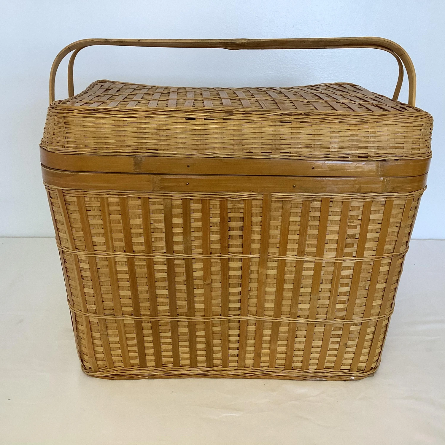 Vintage Split Reed Wicker Storage Basket With Hinged Lid 12 Vintage Split Reed Wicker Storage Basket With Hinged Lid - Image 10
