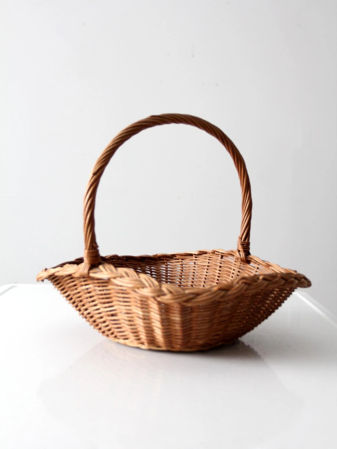 Vintage Wicker Handl Basket 5 Vintage Wicker Handl Basket - Image 3