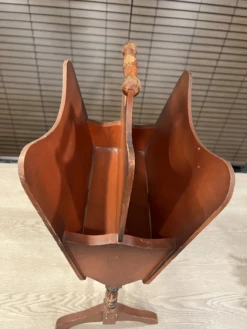 Vintage Wooden Magazine / Newspaper Rack Organizer With Chinoiserie Artwork -CHAIRISH Shop vintage wooden magazine newspaper rack organizer with chinoiserie artwork 4497