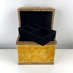 Vintage Woven Rattan And Onyx Tabletop Chest -CHAIRISH Shop vintage woven rattan and onyx tabletop chest 5477